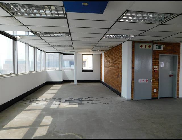 984M² OFFICE TO LET IN FERNDALE